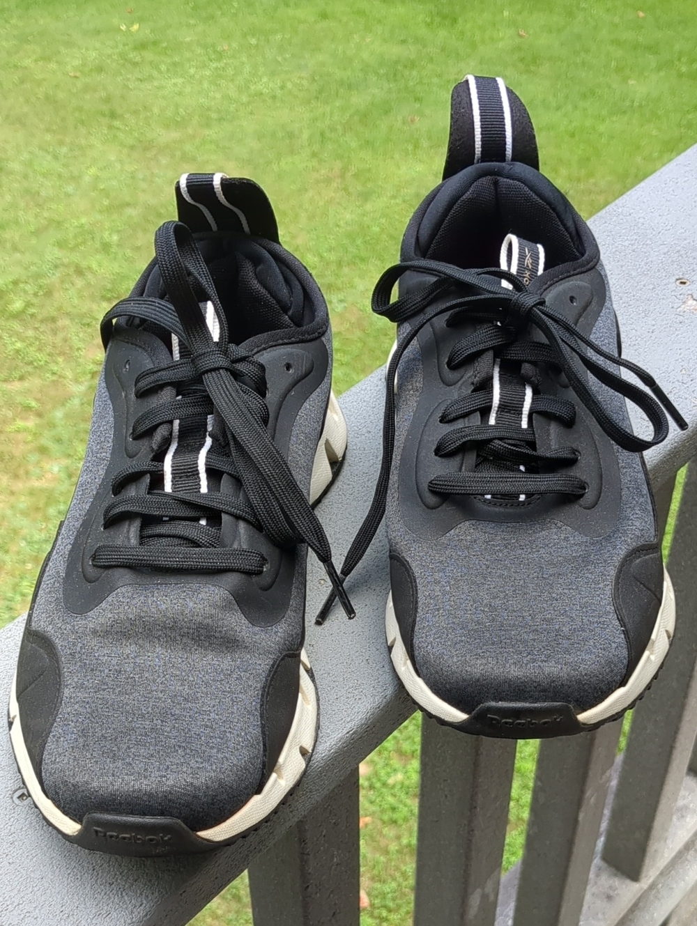Reebok Women's Zig Dynamica Black Chalk IF5947 Size 8.5
